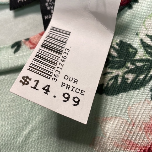 NWT‎ Floral Dress - Picture 4 of 4